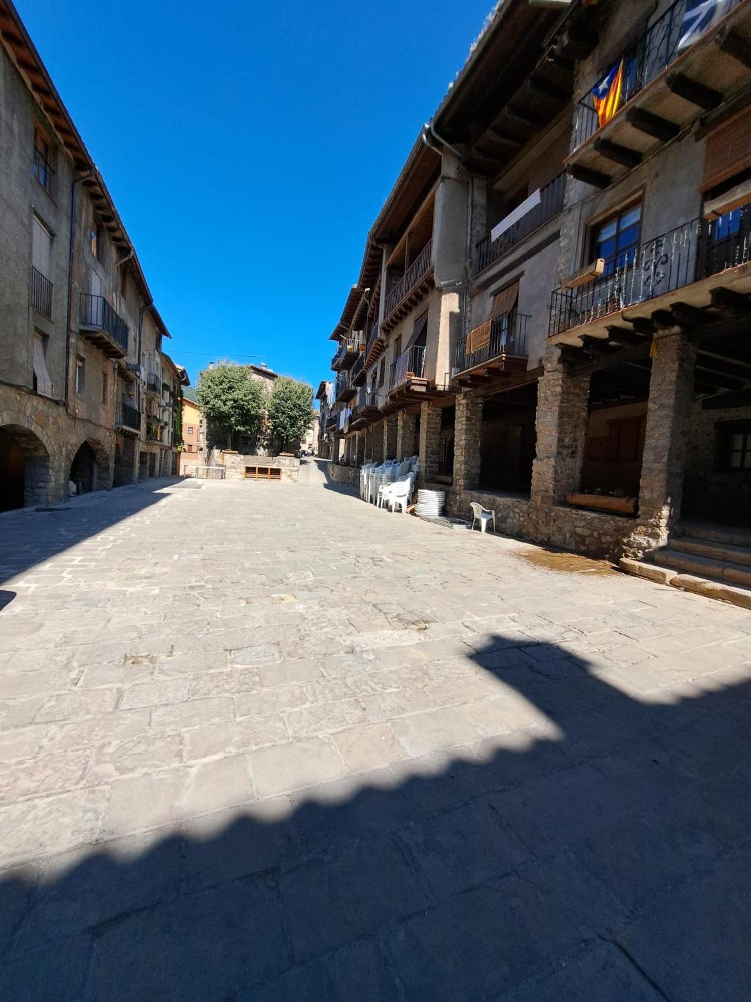 Pis Turistic De 170 M2 A La Placa Porxada De Baga Bagá Exterior foto
